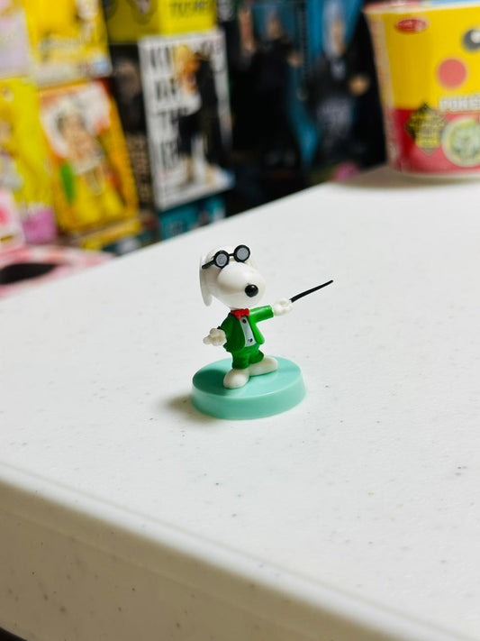 Mini Figura Snoopy Profesor Chocoegg