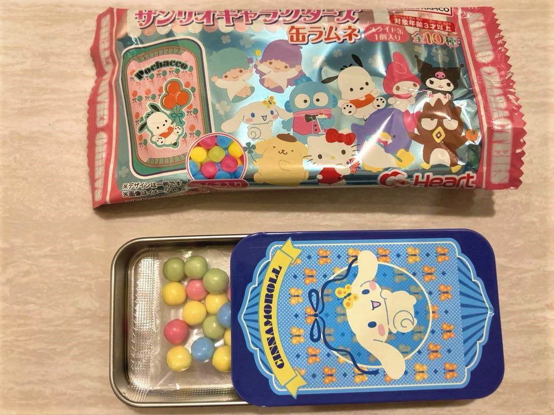 Dulces Ramune en elegantes latas diseñadas por personajes de Sanrio